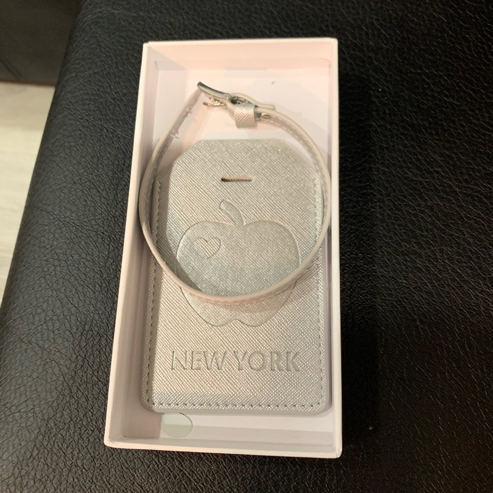 Pandora NYC luggage tag with box brand new